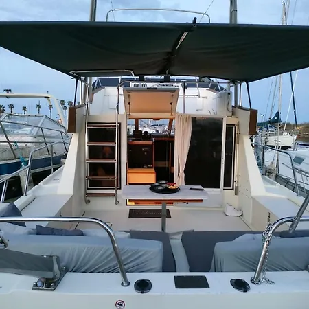 Bateau Standing A Quai Confort سانت ماري لا مير