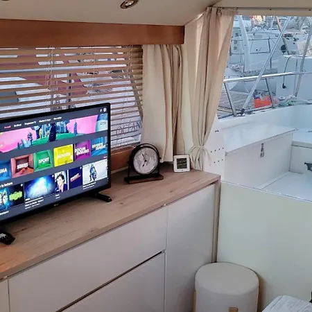 Bateau Standing A Quai Confort سانت ماري لا مير