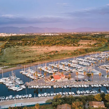Bateau Standing A Quai Confort بوتيل سانت ماري لا مير